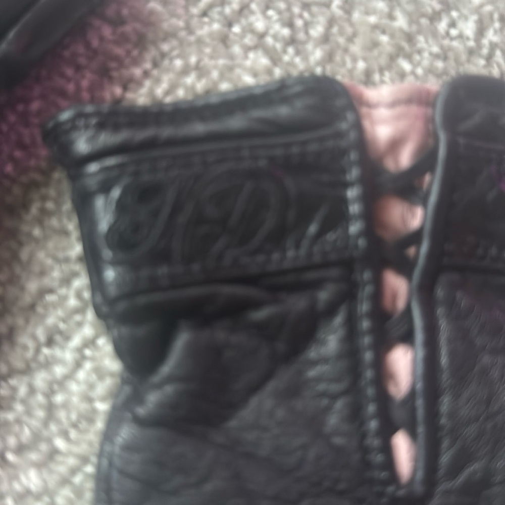 Harley Davidson Pink Label ladies leather riding gloves - Picture 2 of 4